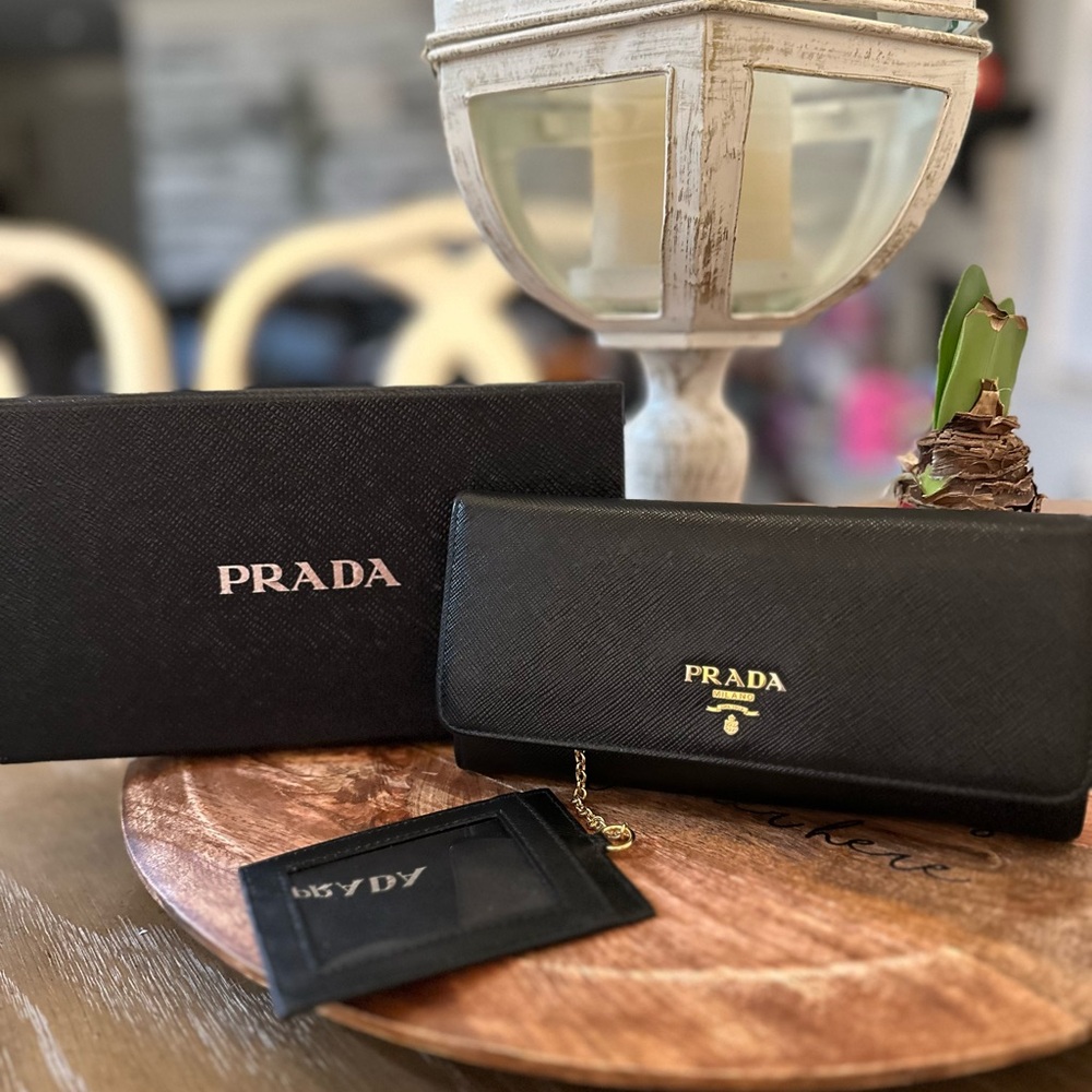 Prada Black saffiano leather Wallet and Card Holder Set W/box